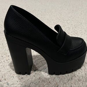 Black Chunky Heel Loafer — Women's Heeled Loafers